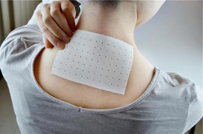 En règle générale, l'application de patchs contre les maux de dos ne pose aucune difficulté. 